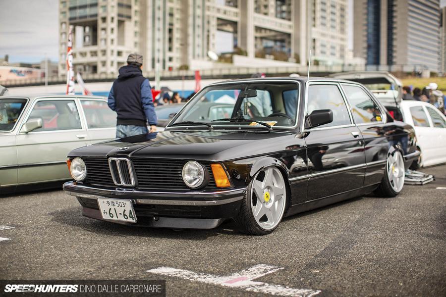 download BMW 323i workshop manual