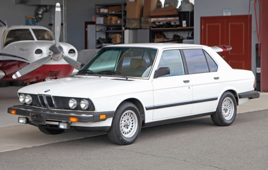 download BMW 528e workshop manual