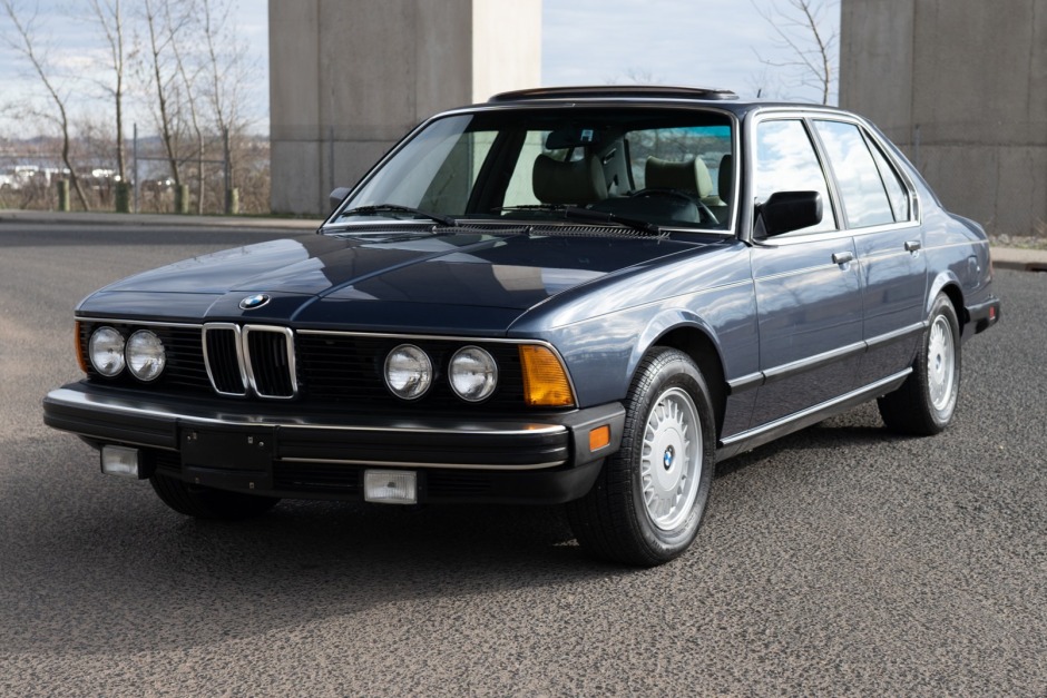 download BMW 735IL able workshop manual